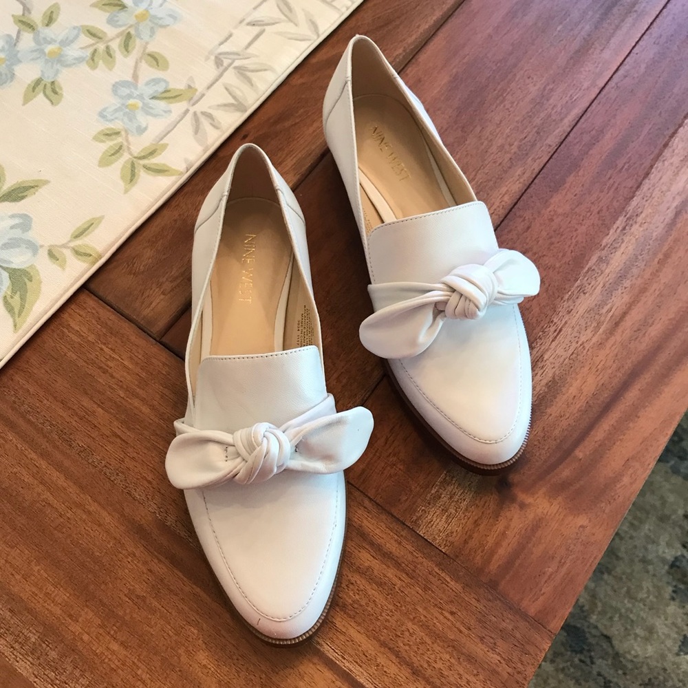 Adorable white leather flats- Nine West